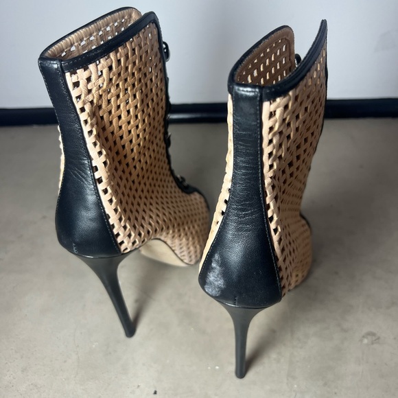 Sold

Giuseppe Zanotti Heels - Picture 6 of 8